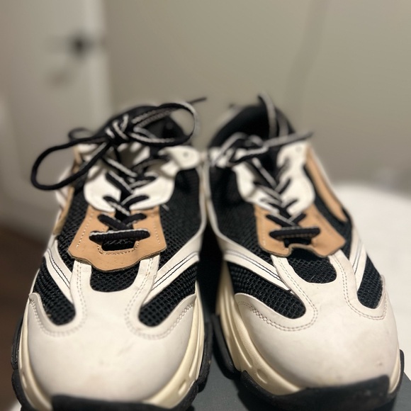 Steve Madden Black and White Sneakers - Picture 4 of 7